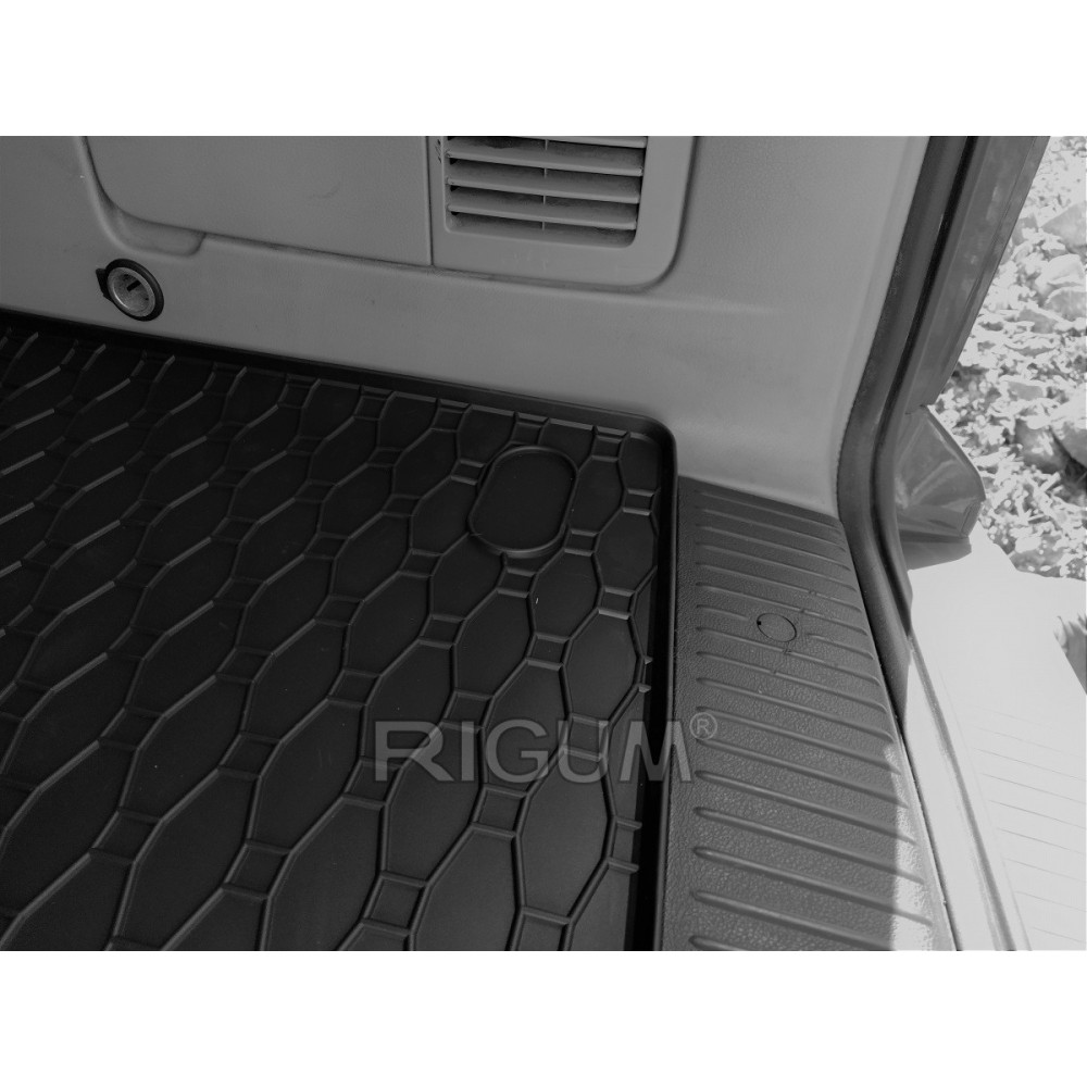 CAR RUBBER TRUNK MAT VW T5 L1 (2003-2015) RIGUM RKK