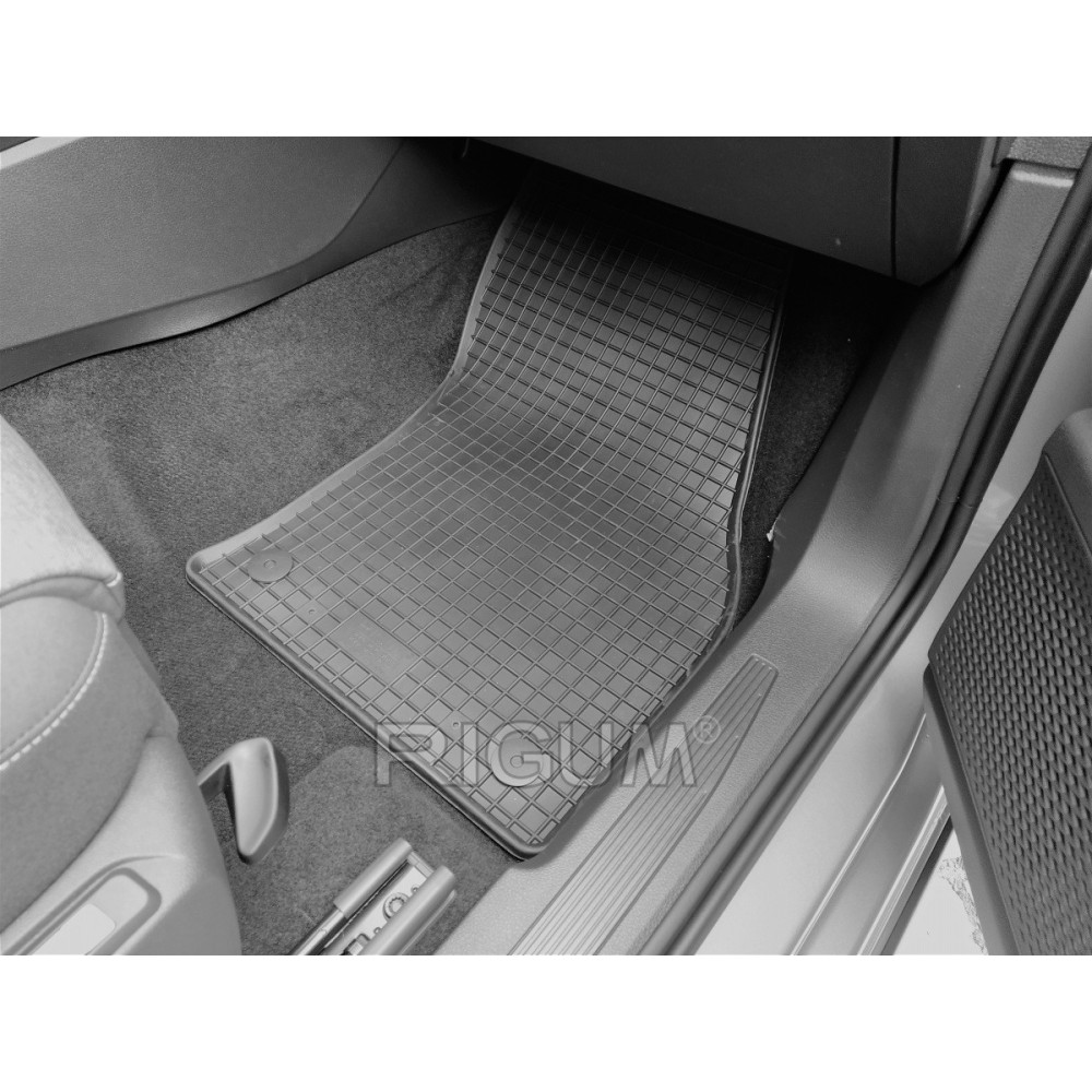 CAR RUBBER FLOOR MATS BLACK FORD TOURNEO CONNECT (5M.)(2022-...) RIGUM