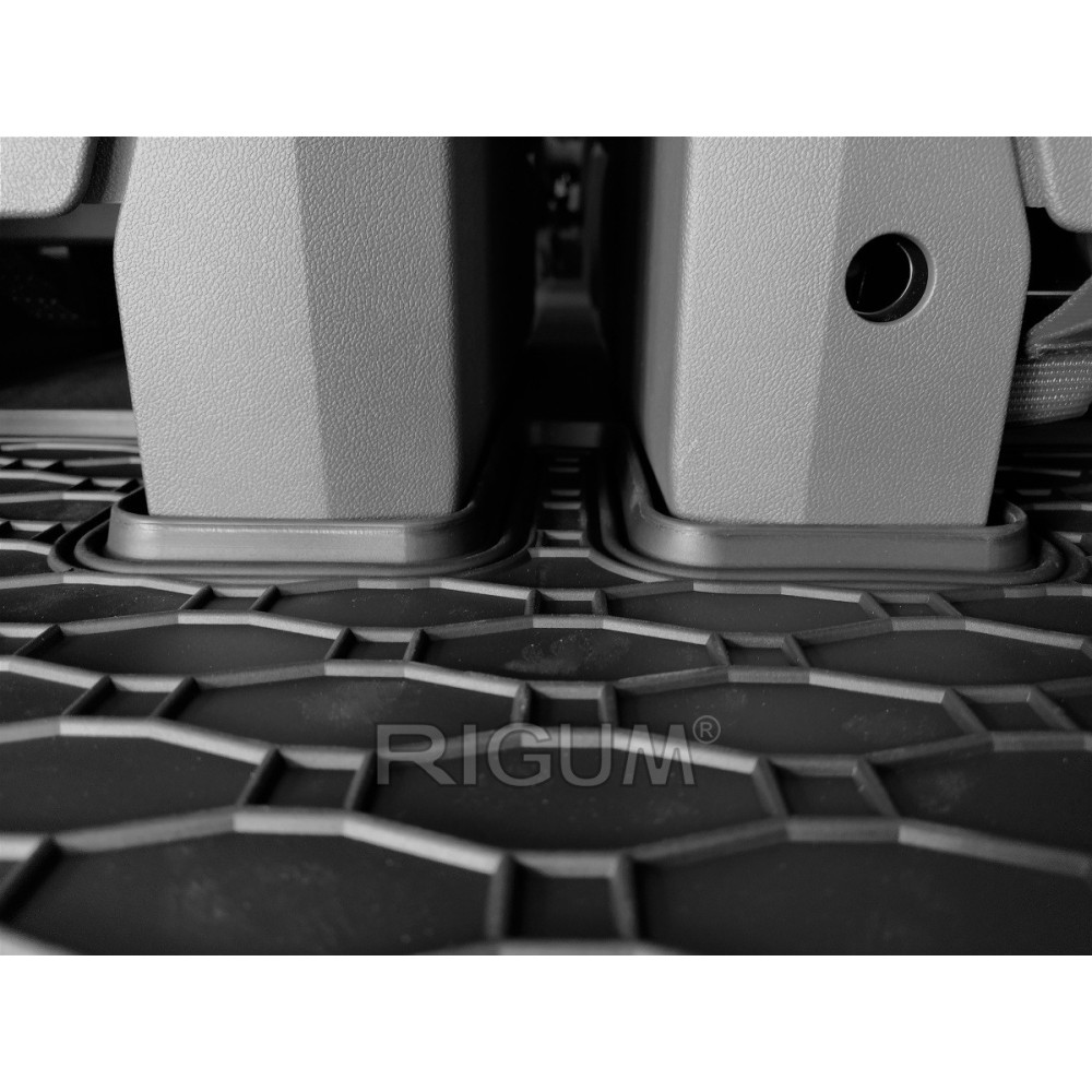 CAR RUBBER TRUNK MAT VW T7 MULTIVAN L1  (2022-...) RIGUM RKK