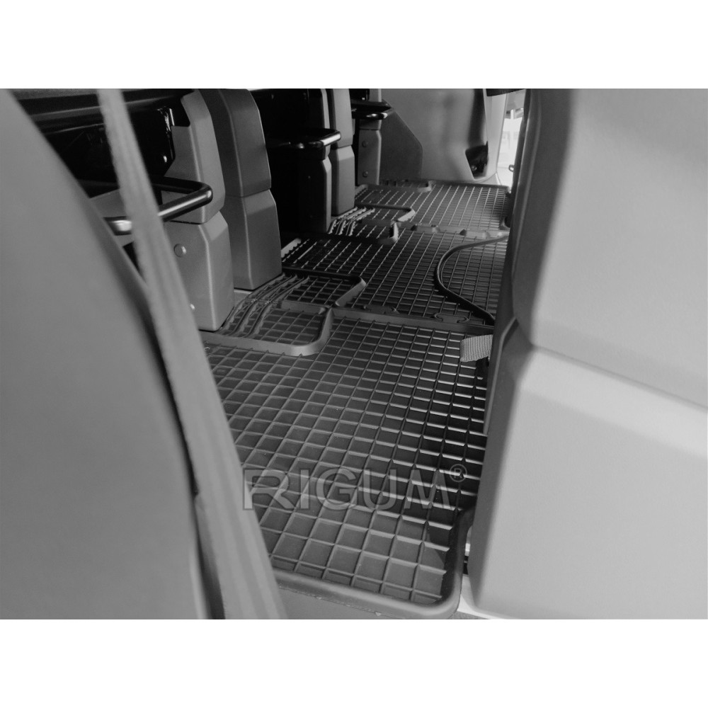 CAR RUBBER FLOOR MATS BLACK VW T7 MULTIVAN (3.RINDA) (2022-...) RIGUM