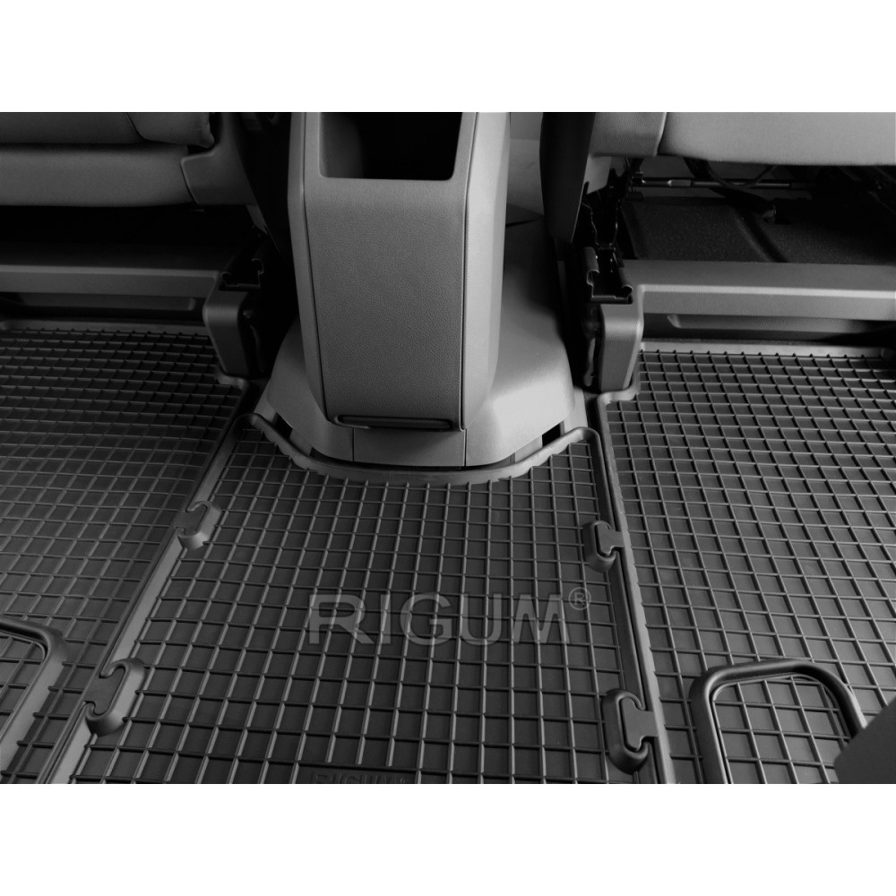 CAR RUBBER FLOOR MATS BLACK VW T7 MULTIVAN 2. RINDA (2022-...) RIGUM