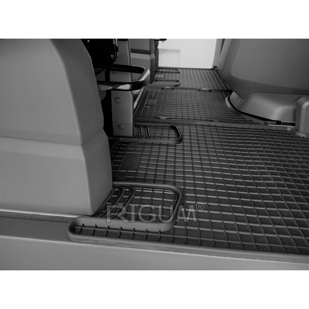 CAR RUBBER FLOOR MATS BLACK VW T7 MULTIVAN 2. RINDA (2022-...) RIGUM