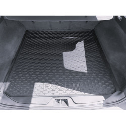 CAR RUBBER TRUNK MAT VOLVO V70/XC70 (2007-2016) RIGUM RKK