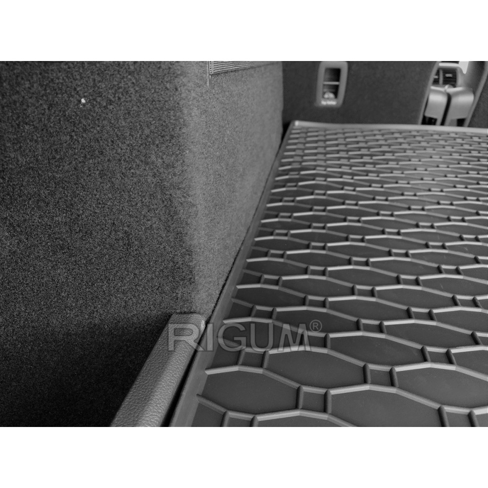 CAR RUBBER TRUNK MAT VW TOURAN (2015-...) RIGUM RKK