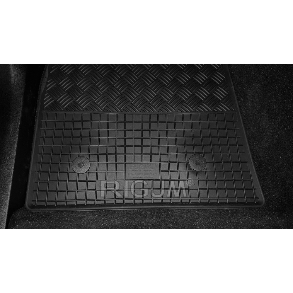 CAR RUBBER FLOOR MATS BLACK ALFA ROMEO STELVIO (2017-...) RIGUM