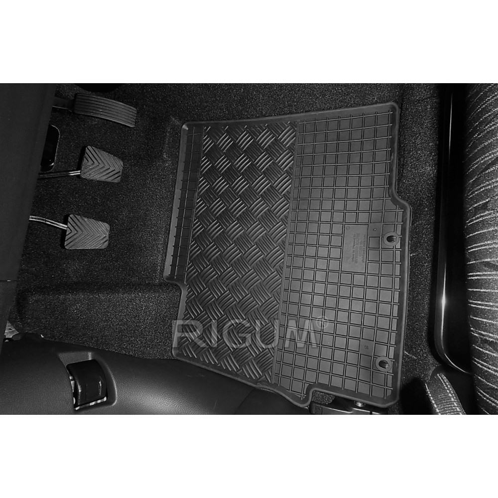 CAR RUBBER FLOOR MATS BLACK MITSUBISHI ECLIPSE CROSS (2018-...) RIGUM