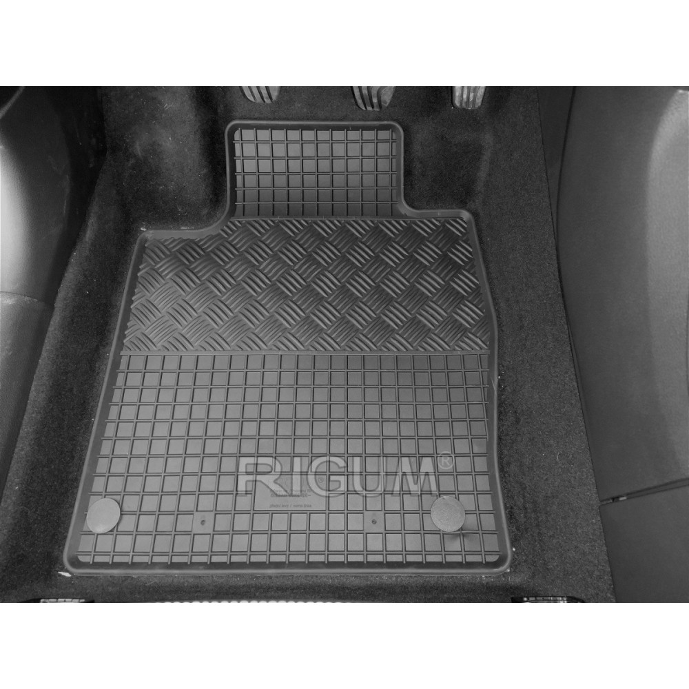 CAR RUBBER FLOOR MATS BLACK NISSAN JUKE (2020-...) RIGUM