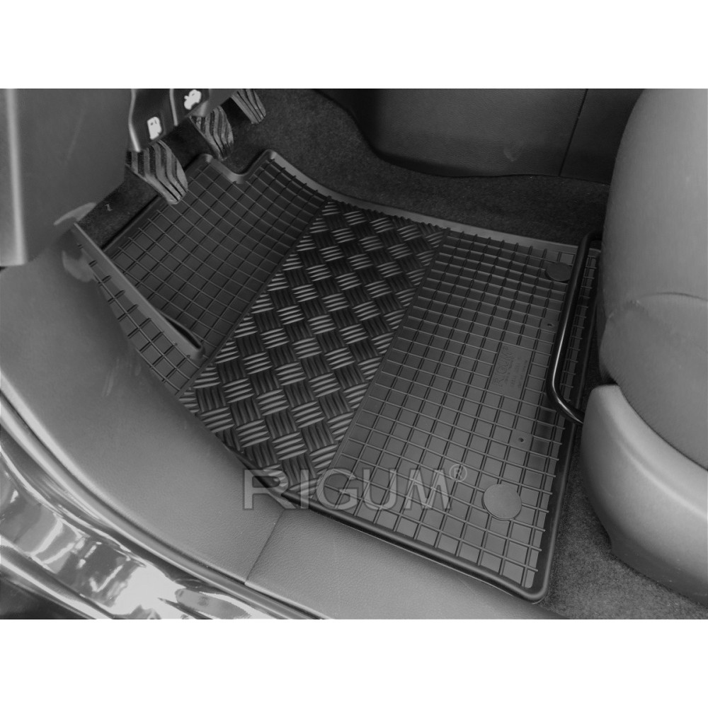 CAR RUBBER FLOOR MATS BLACK NISSAN MICRA (2016-...) RIGUM
