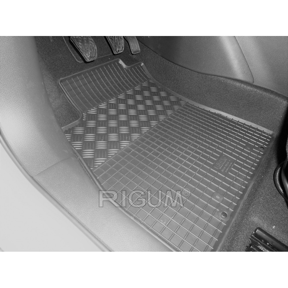 CAR RUBBER FLOOR MATS BLACK NISSAN PULSAR (2014-...) RIGUM