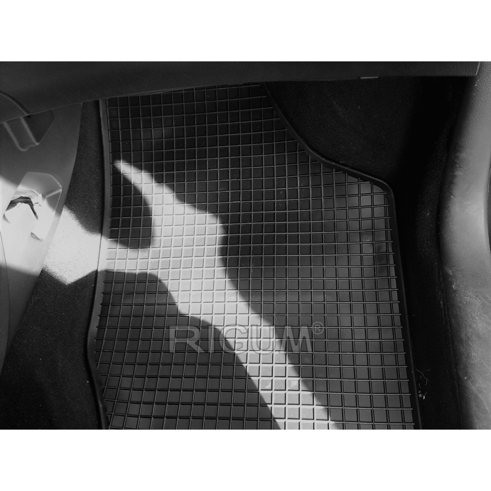 CAR RUBBER FLOOR MATS BLACK PEUGEOT 307 (2001-2007) RIGUM