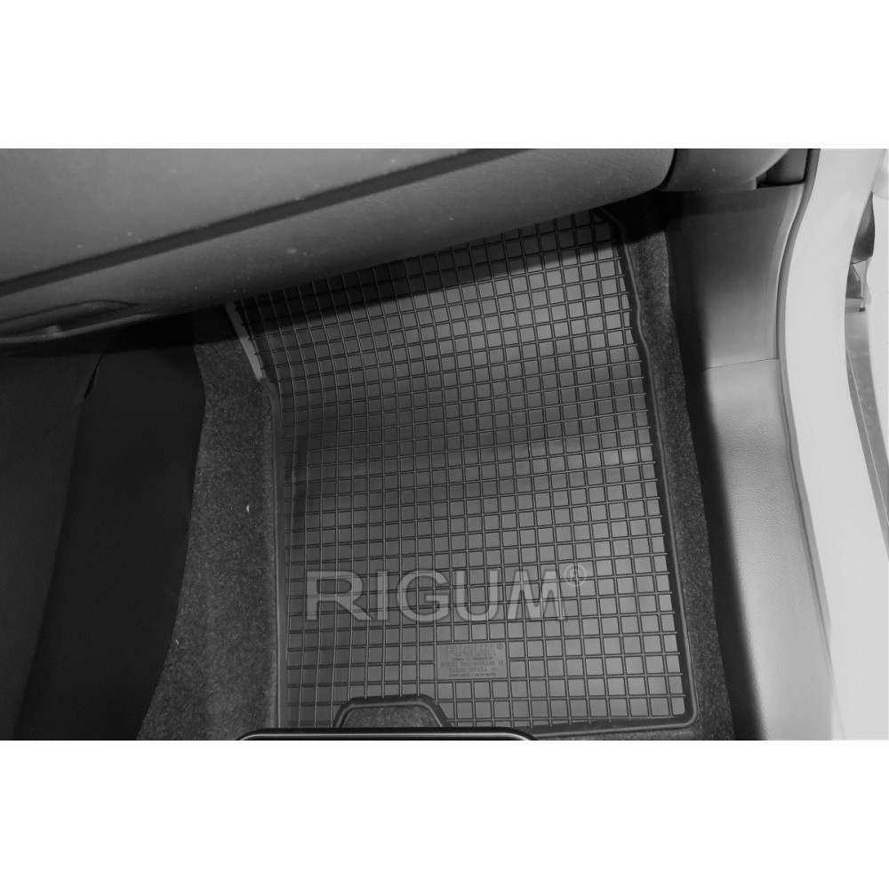 CAR RUBBER FLOOR MATS BLACK SUZUKI VITARA (2015-...) RIGUM