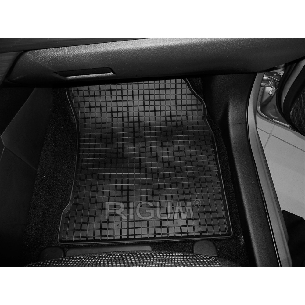CAR RUBBER FLOOR MATS BLACK TOYOTA AURIS (2013-2018)  RIGUM