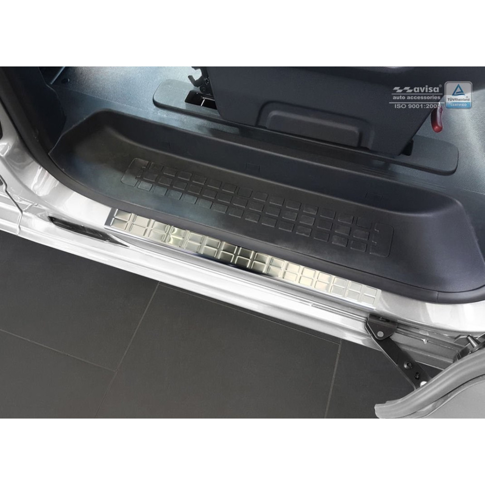 Chrome side step pads 2nd row CITROEN SPACETOURER/PEUGEOT TRAVELLER (2pcs.)(2016-...) 2/16302