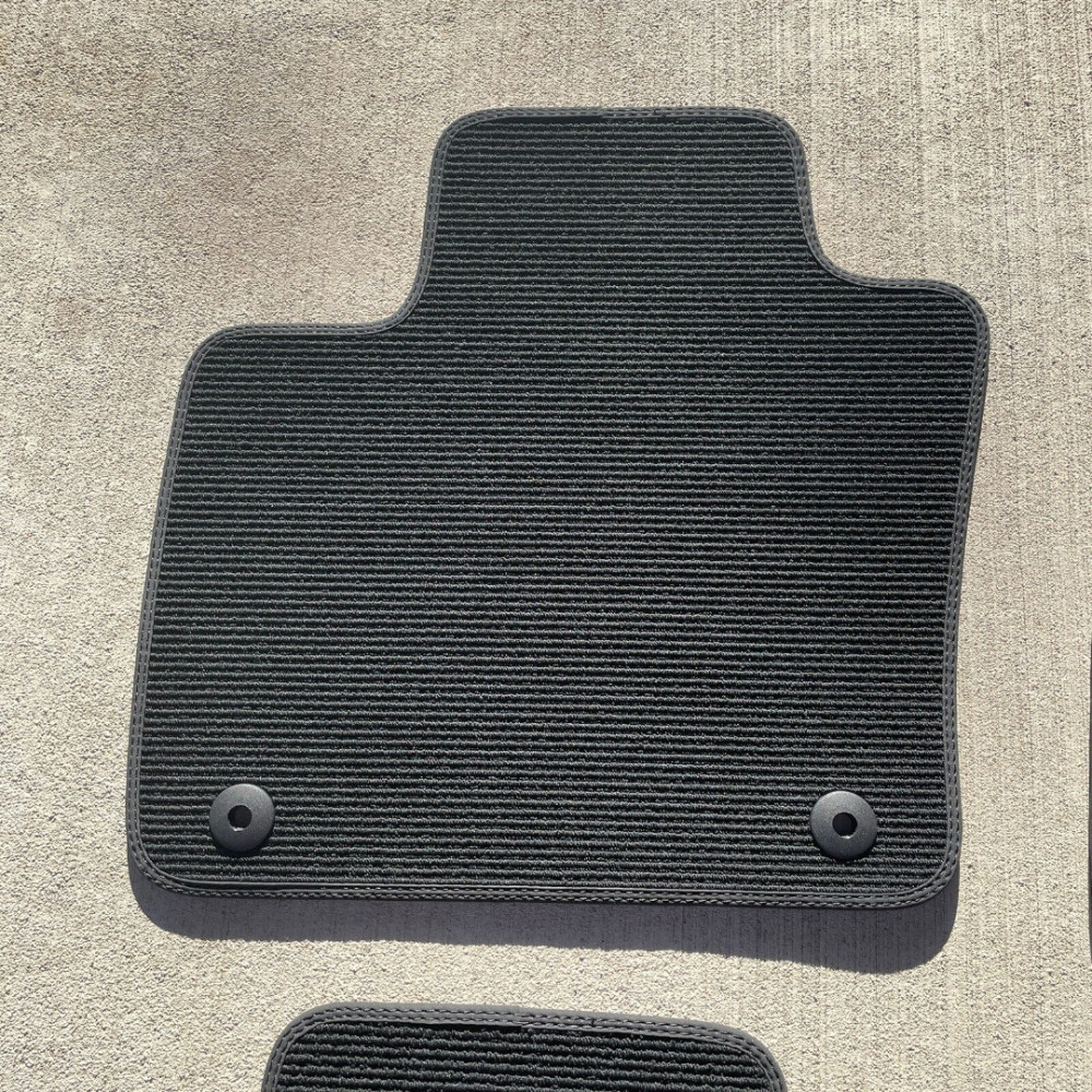 Car OEM textile mats VOLVO XC40 (2017-...) 31469346