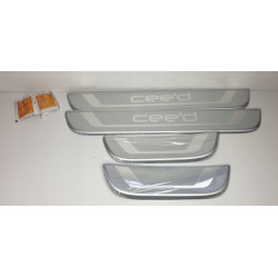 Cubiertas de umbral de puerta de coche OEM KIA CEED II (2012-2018) A2450ADE00 (4 uds.)