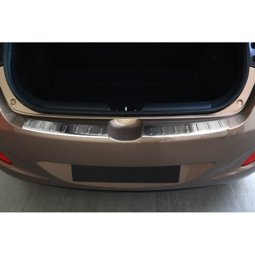 Chrome rear bumper pad HYUNDAI i30 HB (2012-...) 2/35628