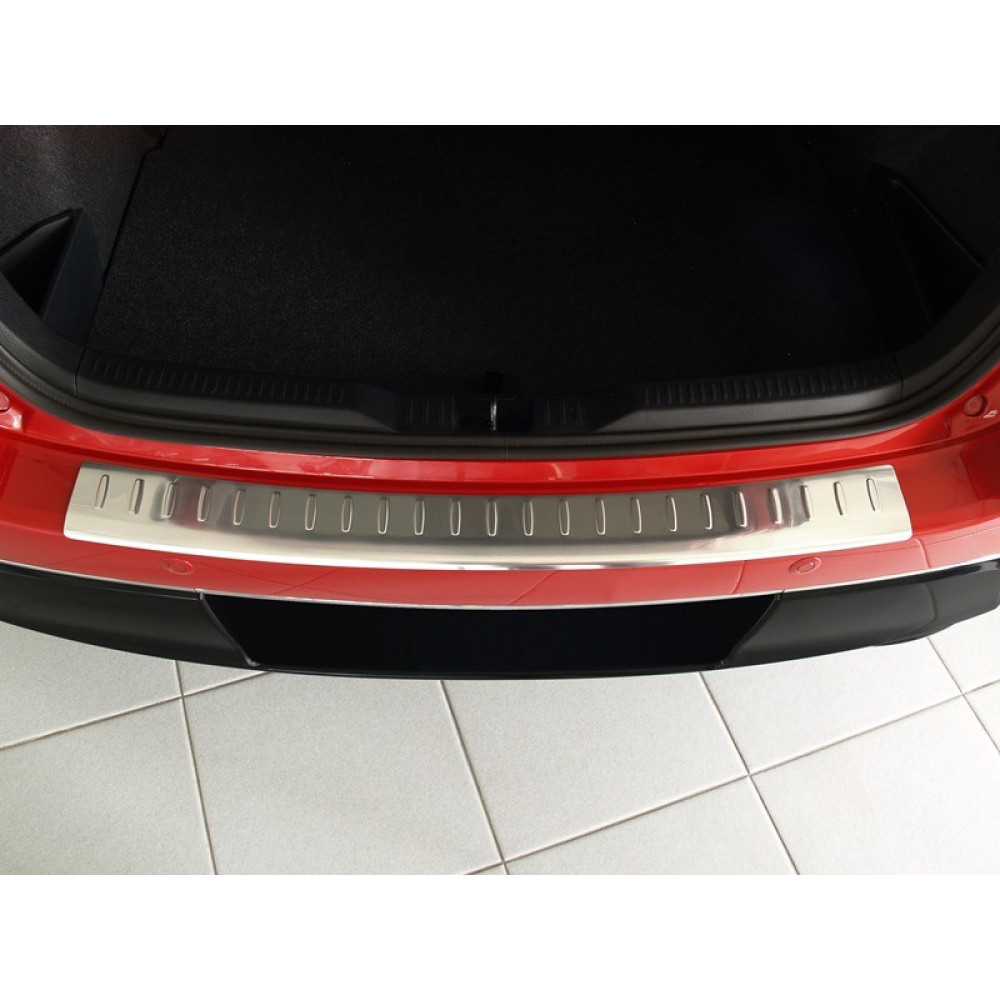 Chrome rear bumper pad TOYOTA AURIS HB (2013-2015) 2/35272