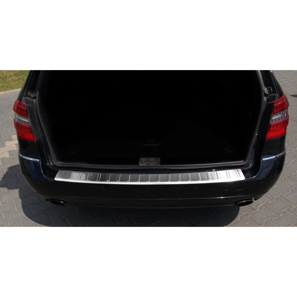 Chrome rear bumper pad MB E-class W212 Combi (2009-2013) 2/35671