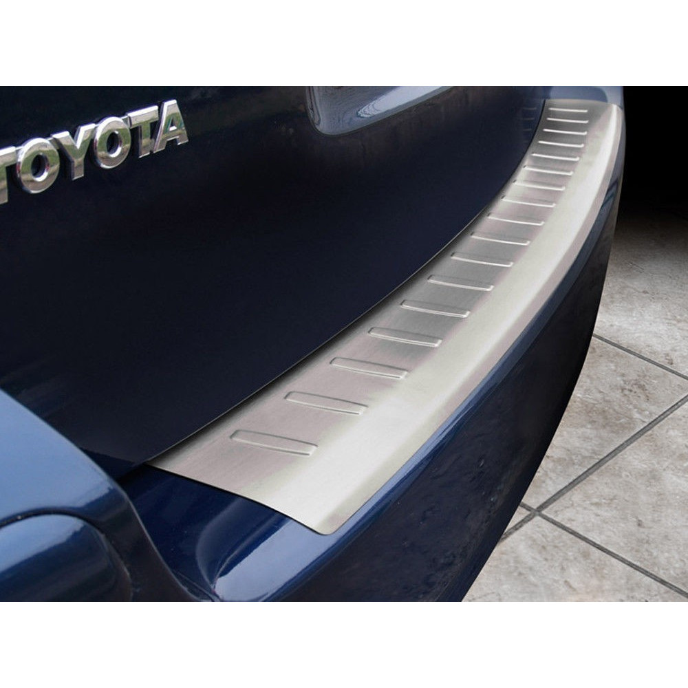 Chrome rear bumper pad TOYOTA AVENSIS II Combi (2003-2009) 2/35267