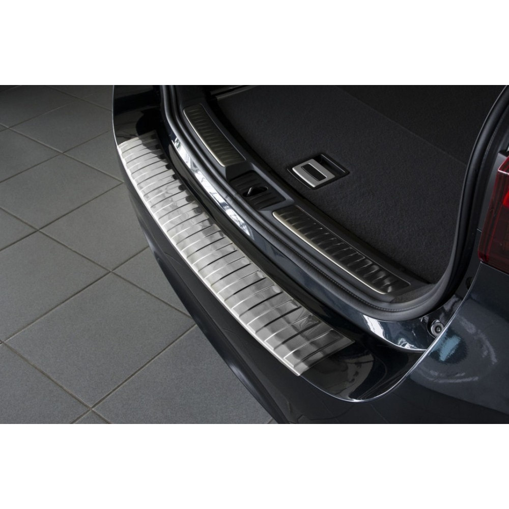 Chrome rear bumper pad TOYOTA AVENSIS Combi facelift (2015-...) 2/35278